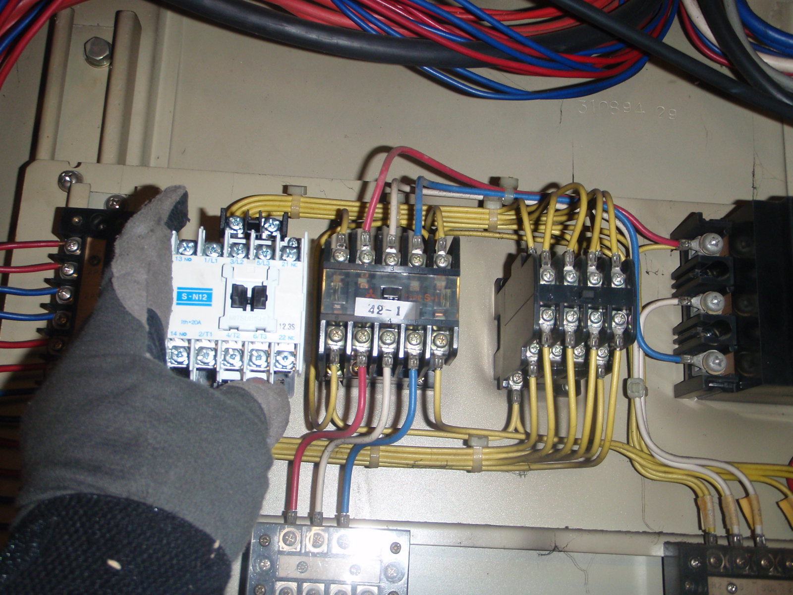 マグネットスイッチ交換中